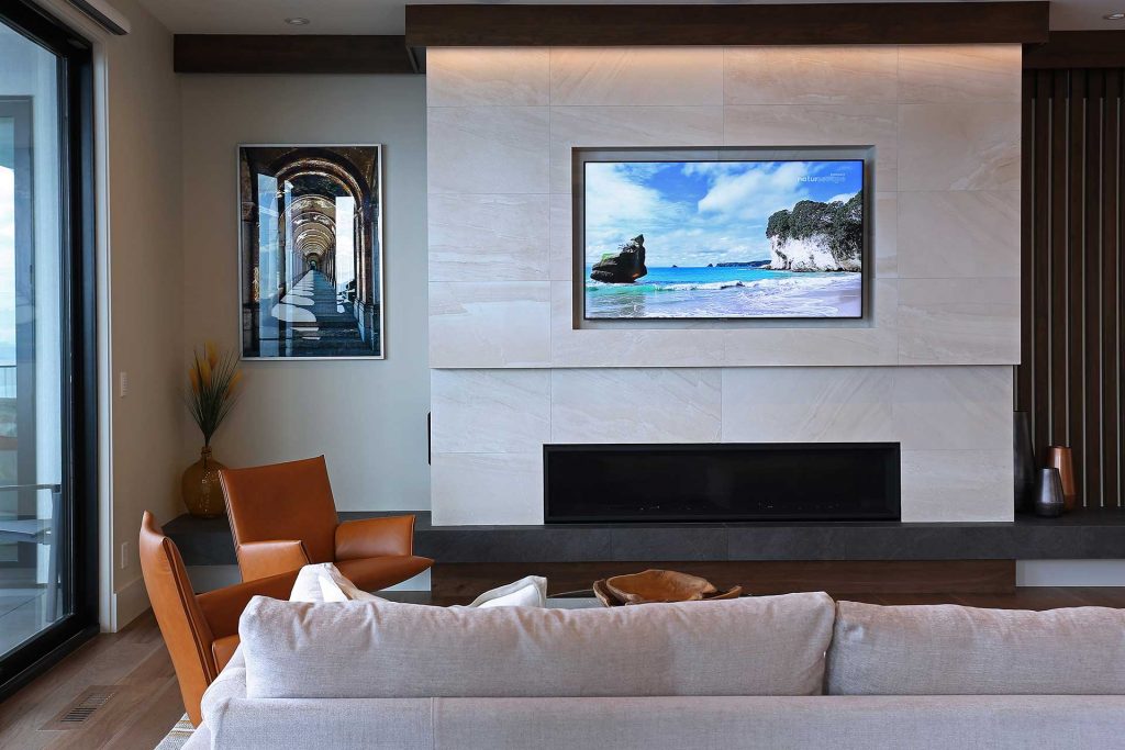 Lakeside Contemporary 4