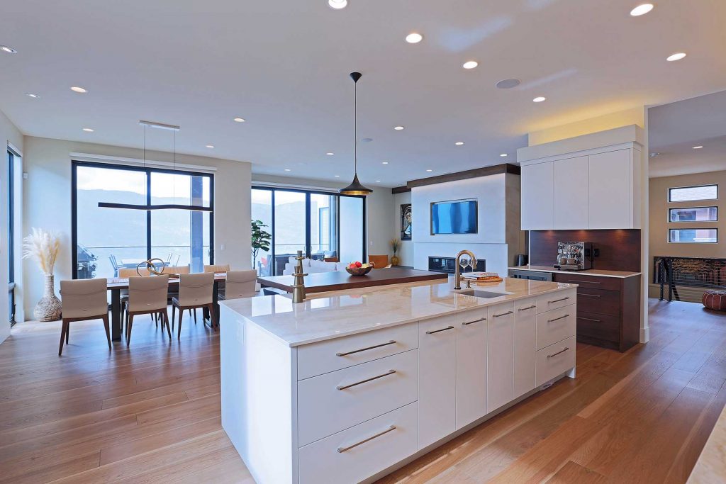 Lakeside Contemporary 3