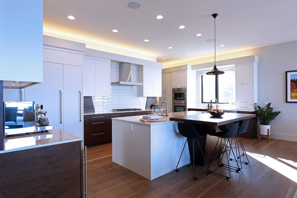 Lakeside Contemporary 6
