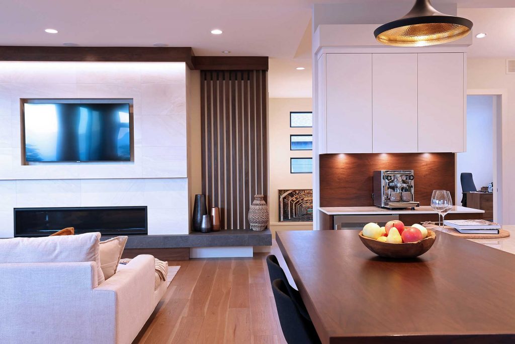 Lakeside Contemporary 3
