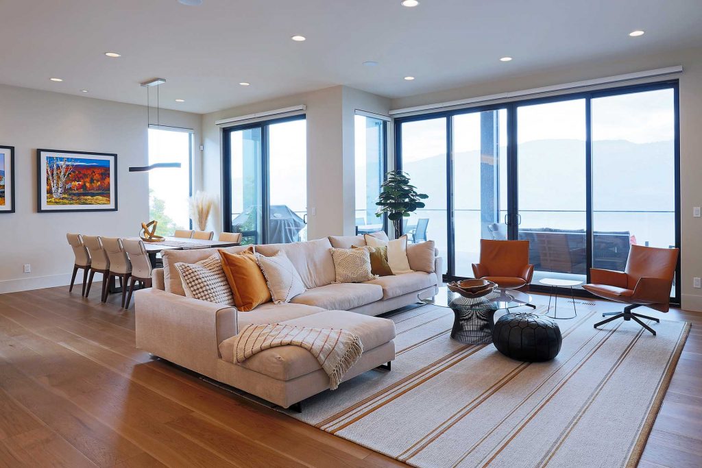 Lakeside Contemporary 1