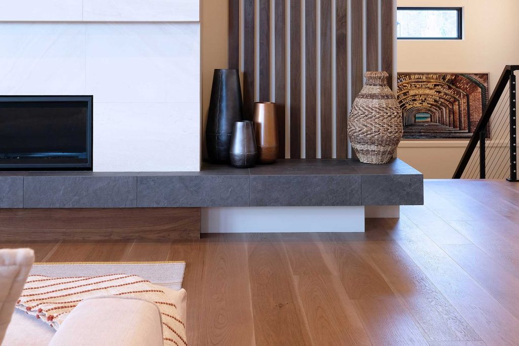 Lakeside Contemporary 5