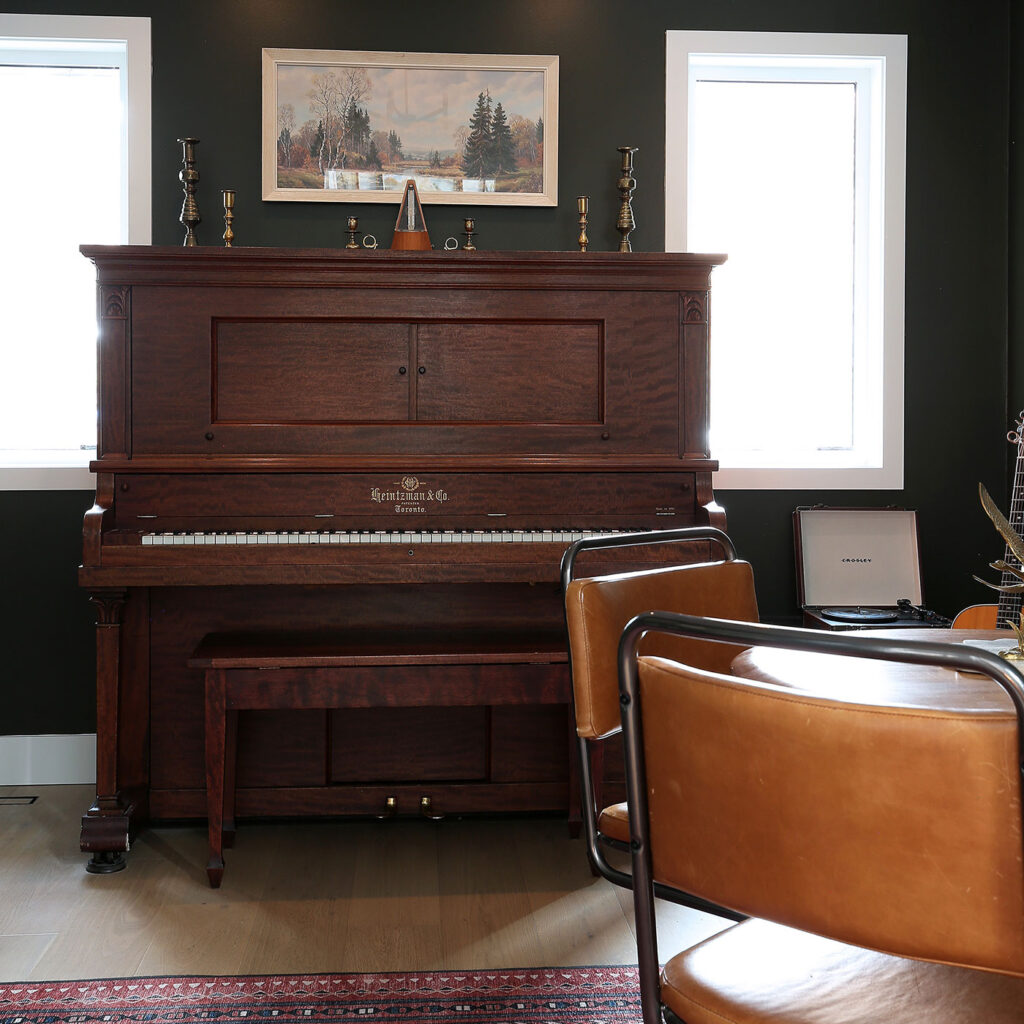 Vintage Modern 30