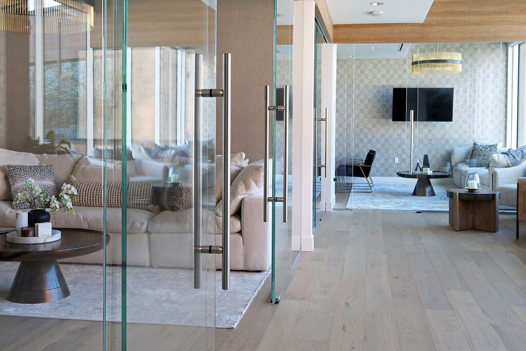 Elegant Lakeshore Office 7