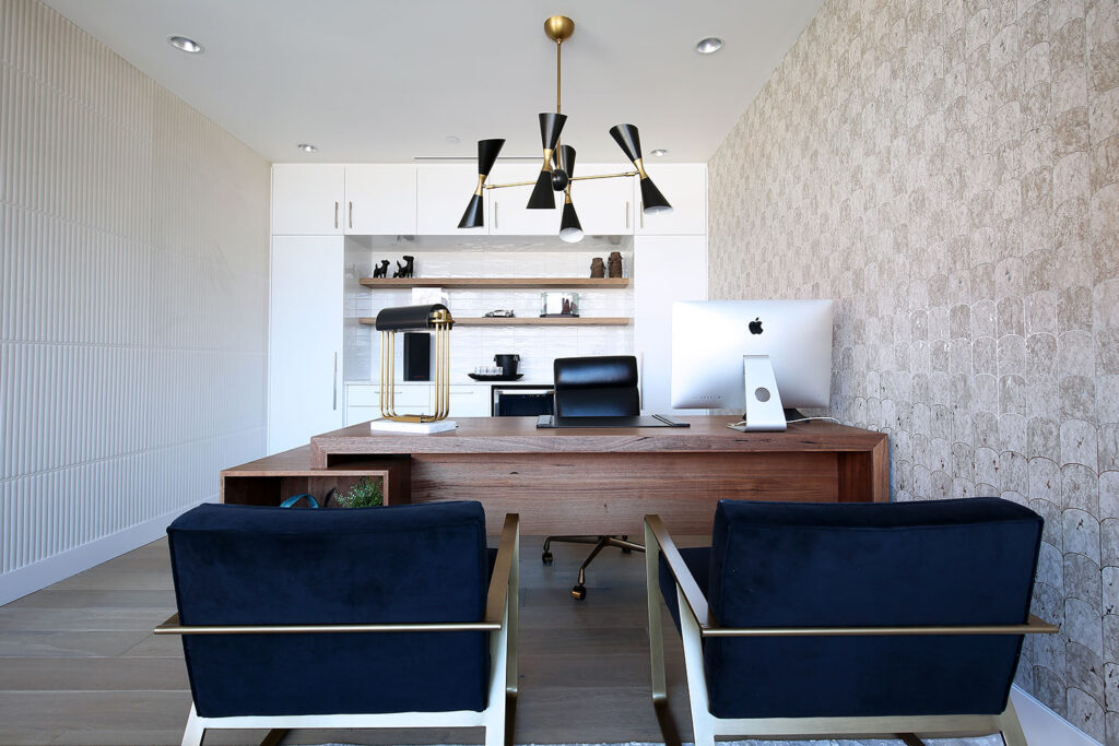 Elegant Lakeshore Office 4