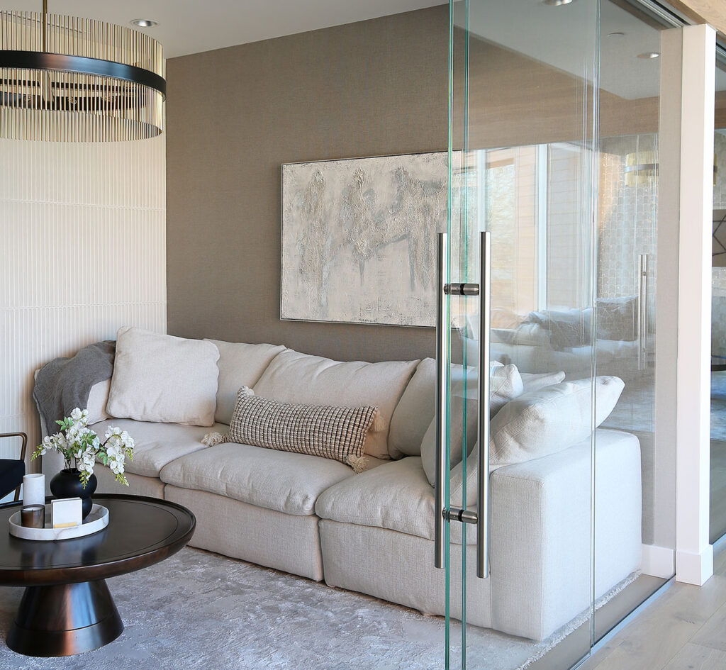 Elegant Lakeshore Office 11