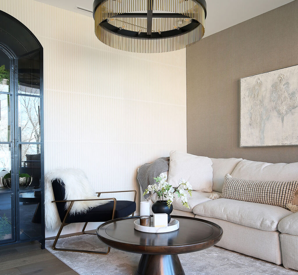 Elegant Lakeshore Office 12