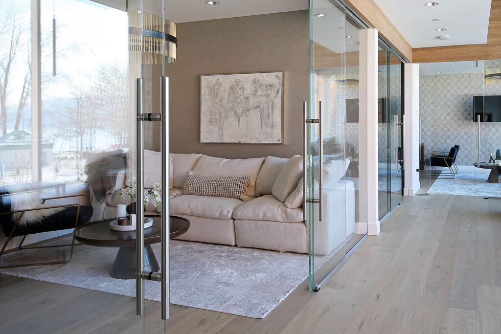 Elegant Lakeshore Office 8