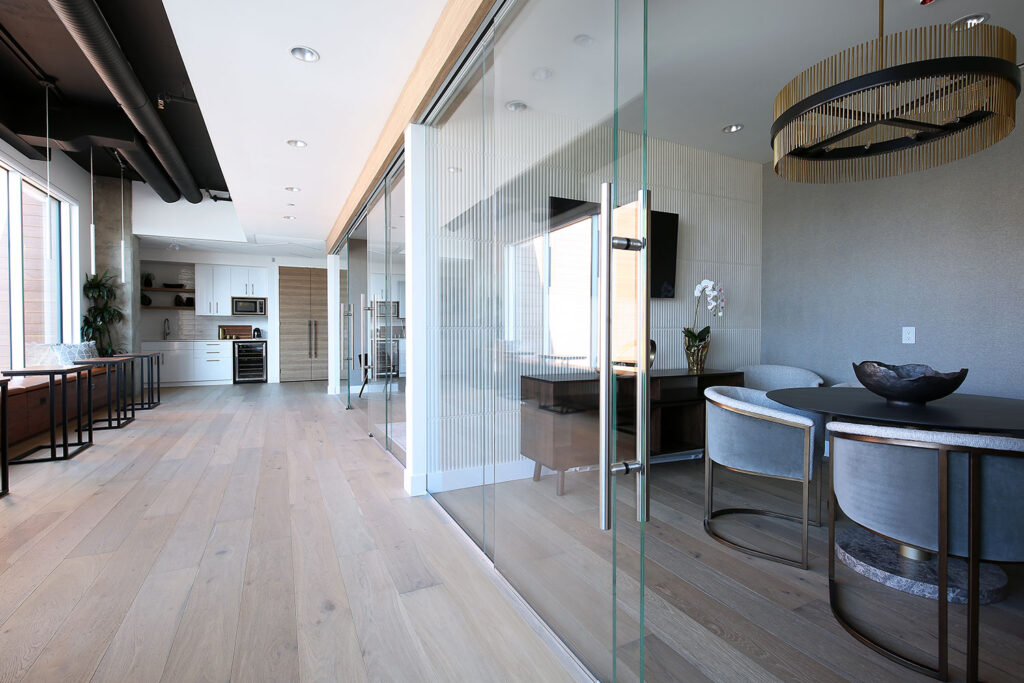 Elegant Lakeshore Office 9