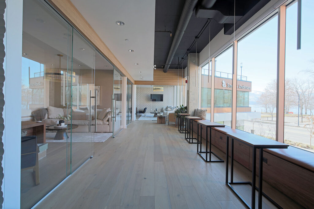 Elegant Lakeshore Office 5