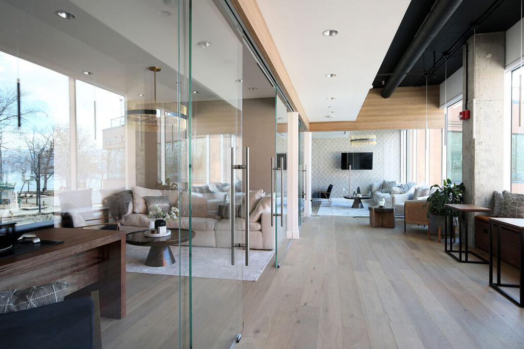Elegant Lakeshore Office 10